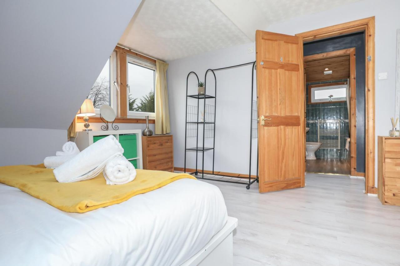 Beautiful 4 Bedroom Cottage - Ideal Location - Free Parking Edinburgh Exterior foto