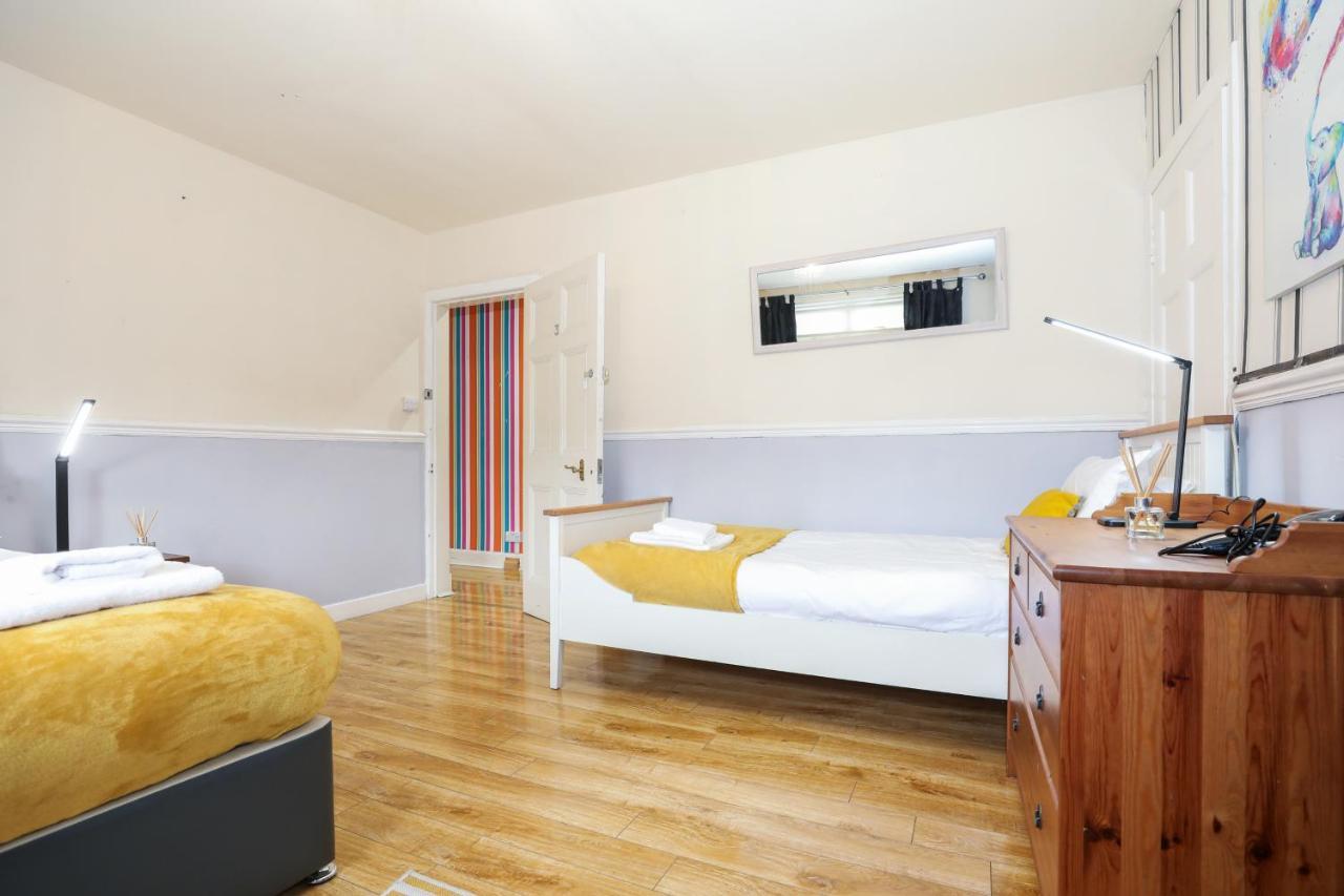 Beautiful 4 Bedroom Cottage - Ideal Location - Free Parking Edinburgh Exterior foto